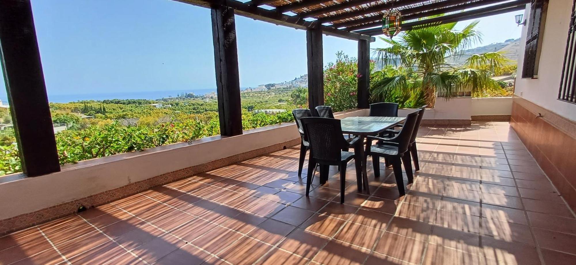 Encantador Cortijo Con Piscina Privada Y Vista Al Mar